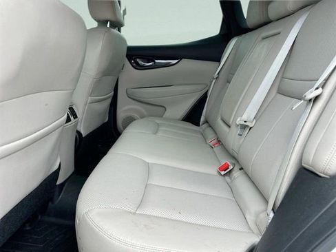 Used 2021 Nissan Rogue Sport SL FWD image 11