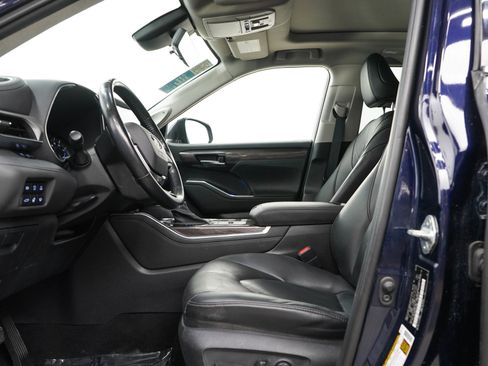 Used 2020 Toyota Highlander Platinum AWD/4WD image 26