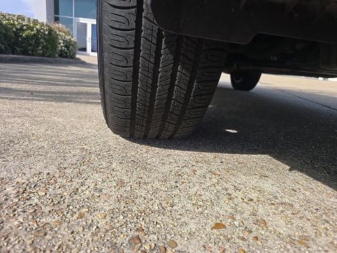 Used 2023 Subaru Outback Premium image 40