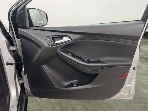 Used 2017 Ford Focus SE image 18