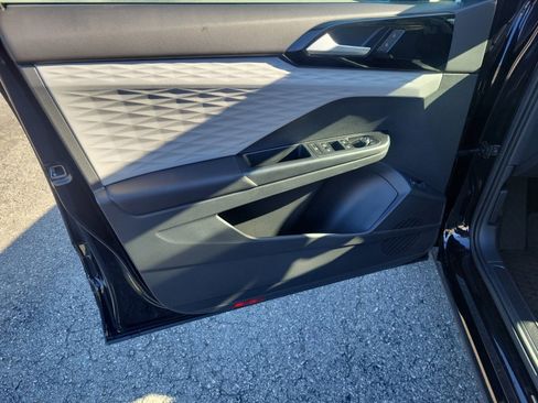 Certified 2023 Volkswagen Taos S image 36