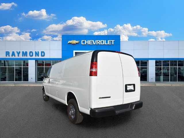 Used 2025 Chevrolet Express 2500 Extended RWD image 5