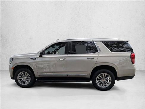 Used 2024 GMC Yukon SLT w/ SLT Luxury Package image 8