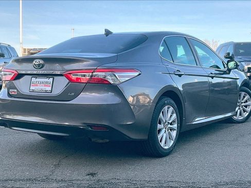 Used 2019 Toyota Camry LE image 12