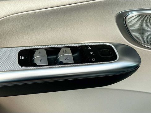 Used 2026 Mercedes-Benz GLC 300 4MATIC image 18