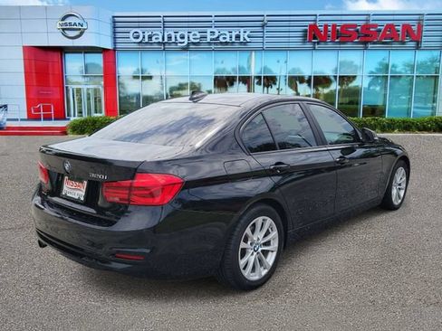 Used 2018 BMW 320i xDrive Sedan w/ Convenience Package AWD/4WD image 2