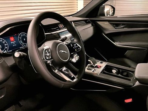New 2026 Jaguar F-PACE R-Dynamic S image 7