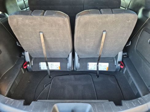 Used 2018 Ford Explorer XLT w/ Equipment Group 202A FWD image 33