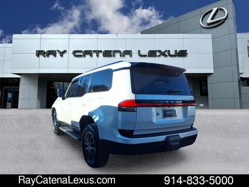 Certified 2024 Lexus GX 550 w/ Cold Area Package image 6