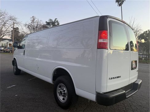 Used 2019 GMC Savana 3500 Extended image 5