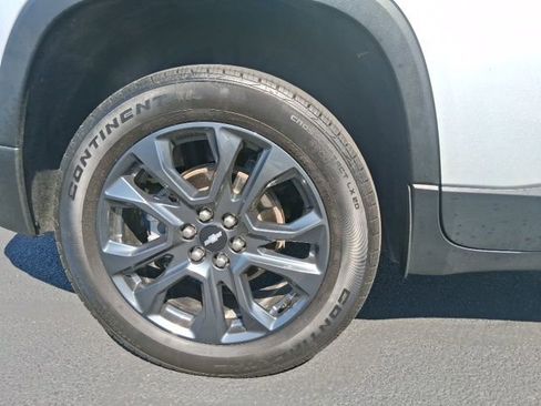 Used 2021 Chevrolet Traverse RS image 8