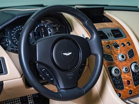 Used 2016 Aston Martin DB9 GT RWD image 27