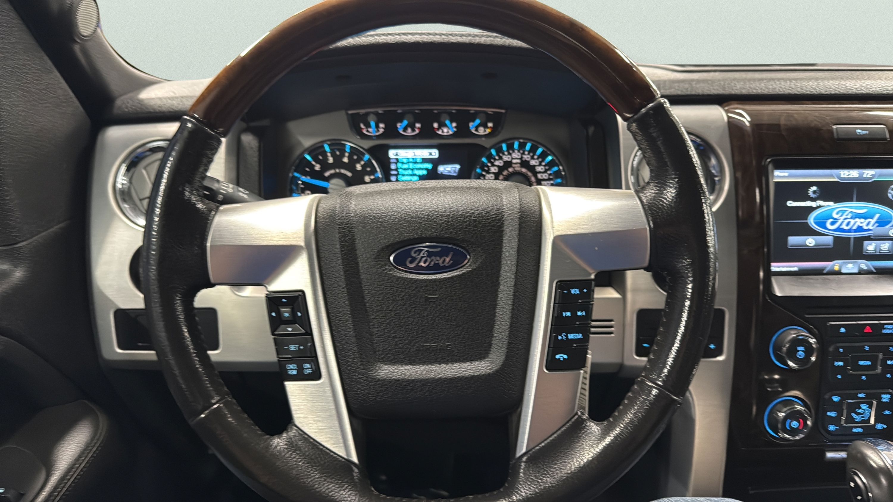 Used 2013 Ford F150 Platinum AWD/4WD image 10