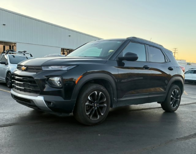 Used 2021 Chevrolet TrailBlazer LT w/ Convenience Package AWD/4WD image 1