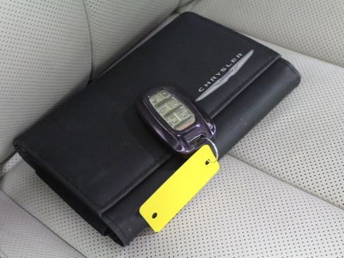 Used 2017 Chrysler Pacifica Limited w/ UConnect Theater Package image 26