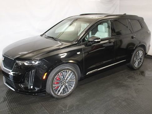 Used 2024 Cadillac XT6 Sport AWD/4WD image 2