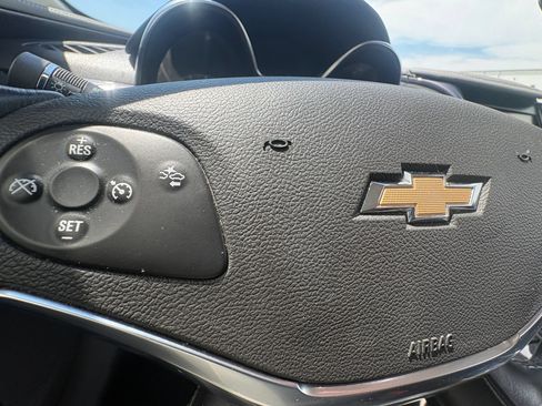 Used 2017 Chevrolet Impala Premier FWD image 27