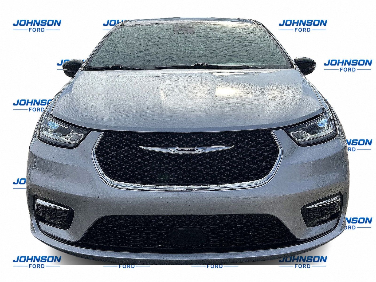 Used 2024 Chrysler Pacifica Touring-L FWD image 3