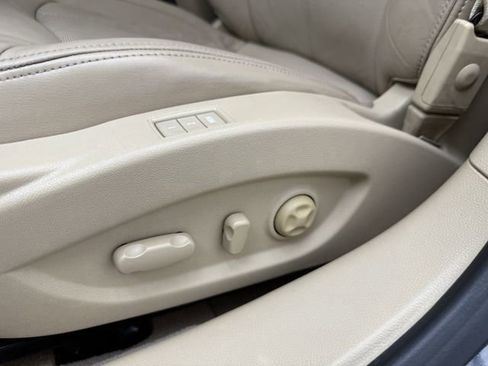 Used 2013 Buick LaCrosse Premium image 29