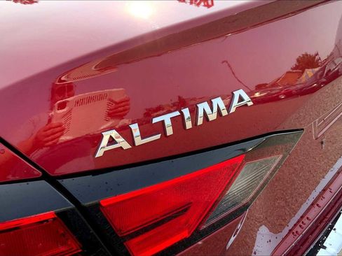 Used 2020 Nissan Altima 2.5 SV image 32