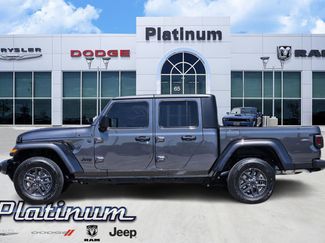 New 2025 Jeep Gladiator Sport video 3