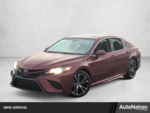 Used 2018 Toyota Camry SE w/ Audio Package image 1