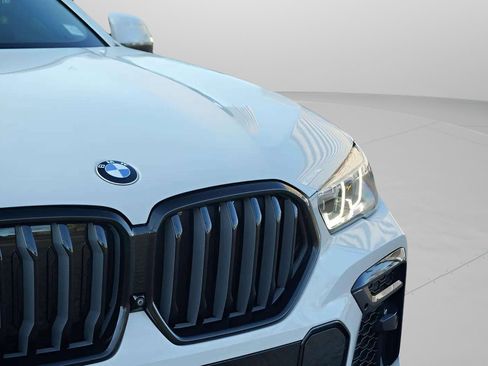 Used 2022 BMW X6 xDrive40i w/ Executive Package image 31