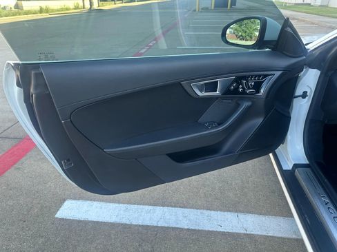 Used 2016 Jaguar F-TYPE Coupe image 17