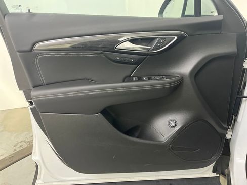 Used 2023 Buick Envision Essence image 27