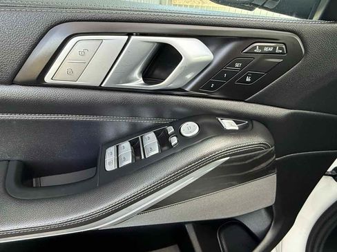 Used 2020 BMW X7 xDrive40i w/ Premium Package image 29