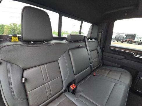 Used 2025 Chevrolet Silverado 3500 High Country w/ High Country Premium Package AWD/4WD image 15