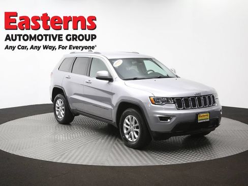 Used 2021 Jeep Grand Cherokee Laredo w/ Security & Convenience Group AWD/4WD image 52