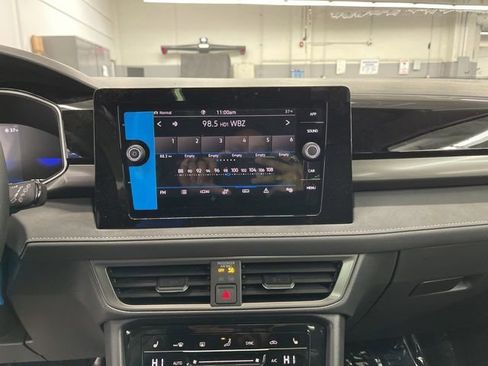 New 2026 Volkswagen Taos SE image 21