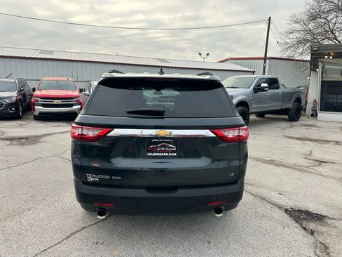 Used 2020 Chevrolet Traverse LT w/ LT Premium Package image 4