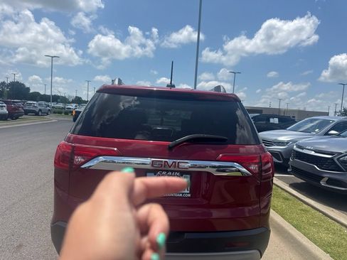 Used 2019 GMC Acadia SLE w/ Driver Alert Package I FWD image 7