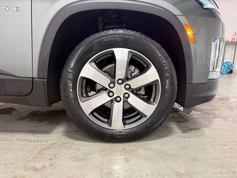 Certified 2023 Chevrolet Traverse LT w/ LT Premium Package image 33