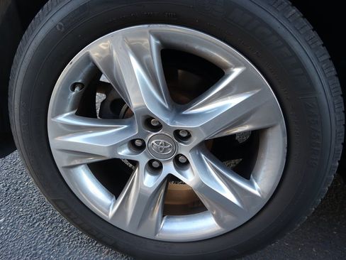 Used 2014 Toyota Highlander Limited image 15