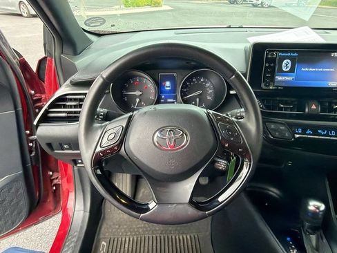Used 2018 Toyota C-HR XLE FWD image 13