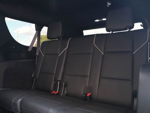 Used 2021 Cadillac Escalade ESV Sport w/ Driver Assist Tech Package RWD image 28