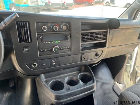 Used 2016 Chevrolet Express 3500 image 18