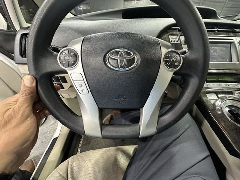 Used 2013 Toyota Prius Two FWD image 16