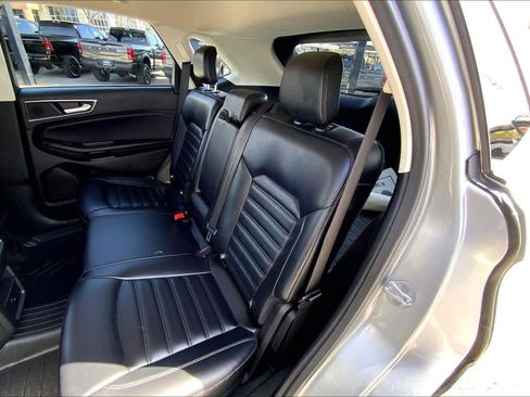 Used 2023 Ford Edge SEL image 19