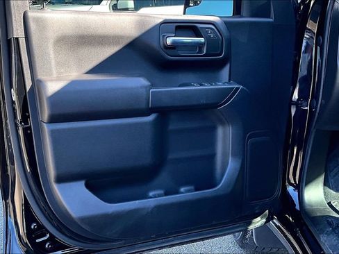 Used 2023 Chevrolet Silverado 1500 Custom AWD/4WD image 19