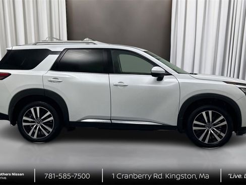 Certified 2025 Nissan Pathfinder Platinum w/ Cargo Package image 4