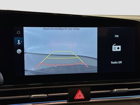 Used 2025 Hyundai Elantra SEL image 23