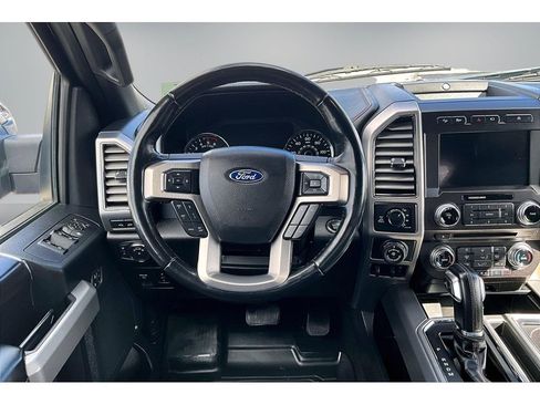 Used 2018 Ford F150 Platinum w/ Equipment Group 701A Luxury image 9