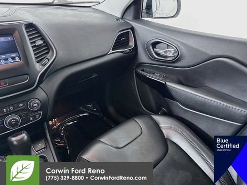 Used 2020 Jeep Cherokee Latitude Plus AWD/4WD image 24