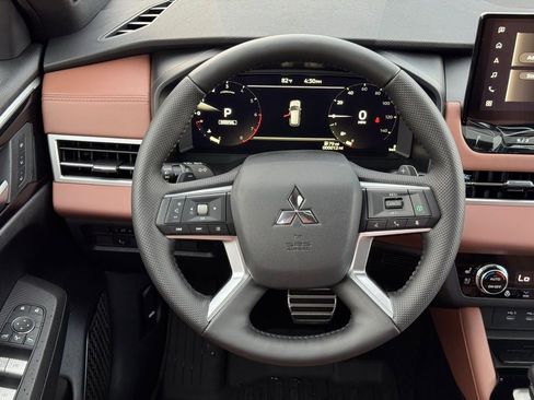 New 2025 Mitsubishi Outlander SEL image 19