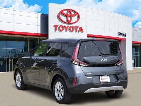 Used 2024 Kia Soul LX w/ Option Group 015 FWD image 3