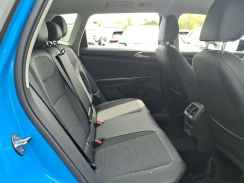 New 2026 Volkswagen Taos SE AWD/4WD image 7